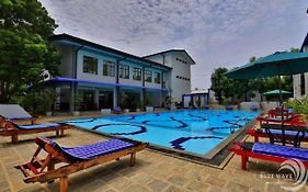The Blue Wave Hotel  4*