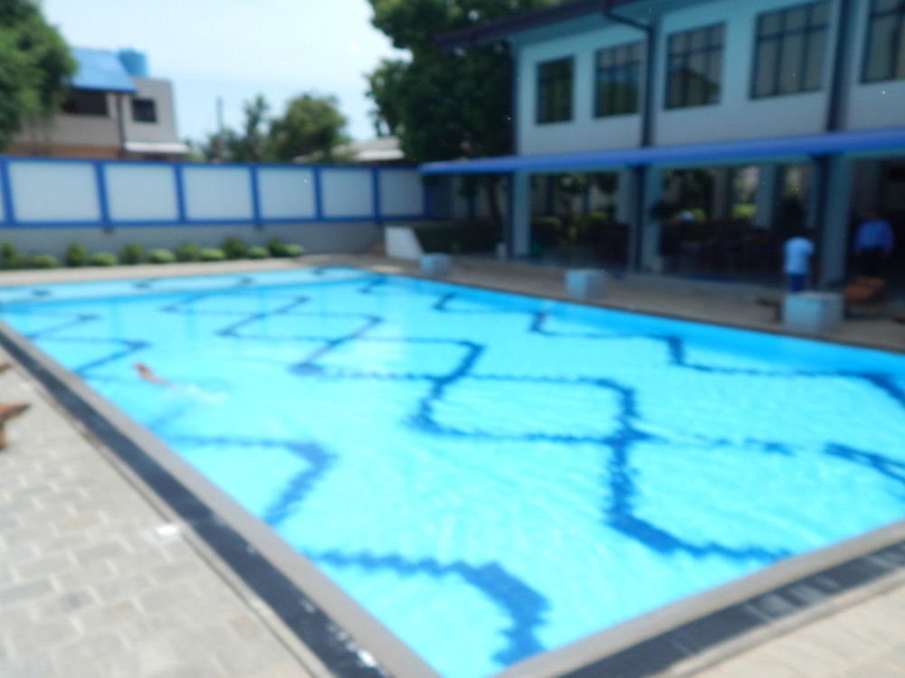 The Blue Wave Hotel Arugam Bay Exteriör bild