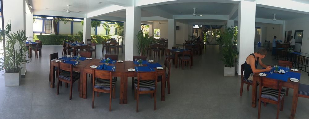 The Blue Wave Hotel Arugam Bay Exteriör bild