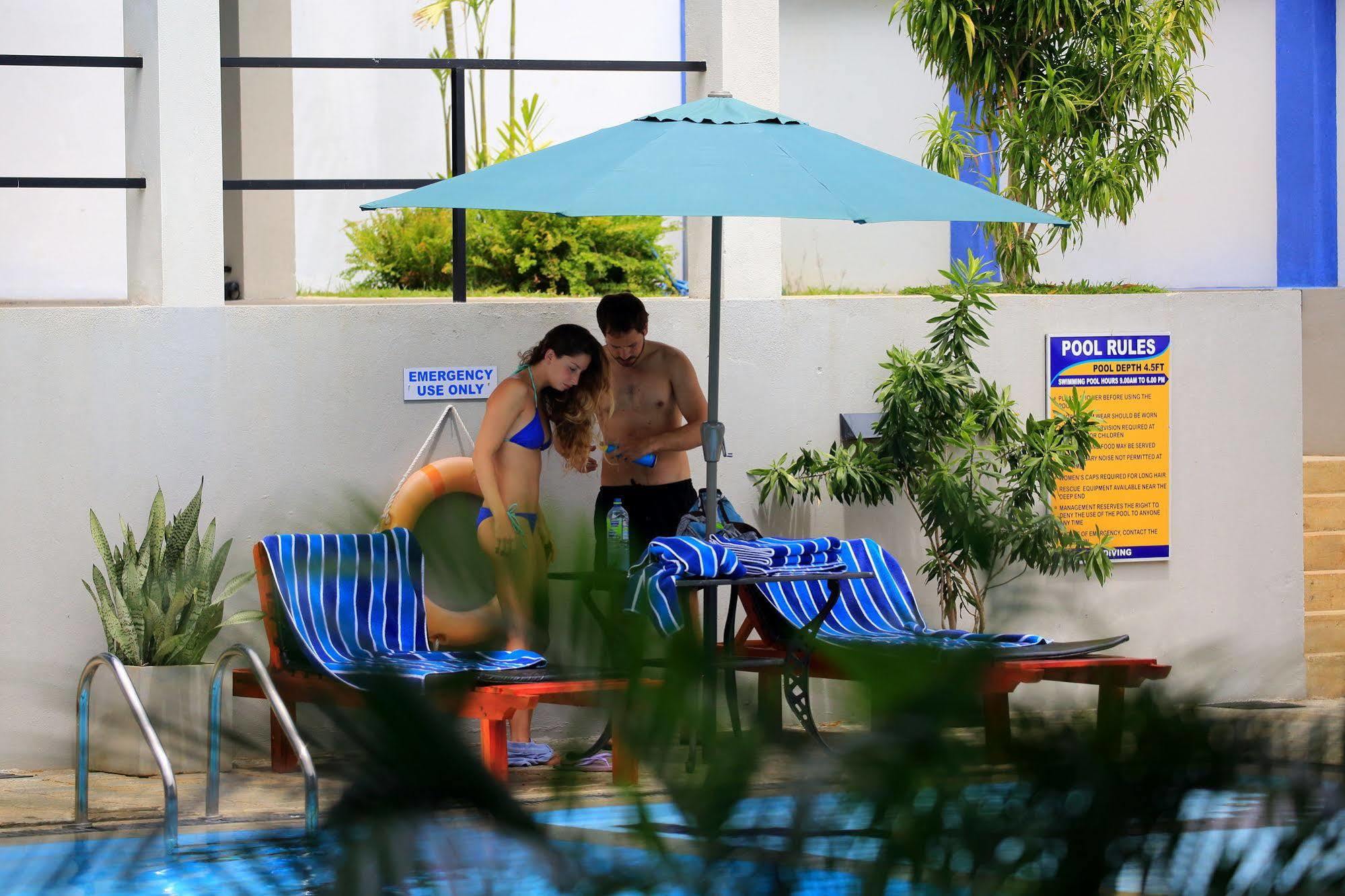 The Blue Wave Hotel Arugam Bay Exteriör bild